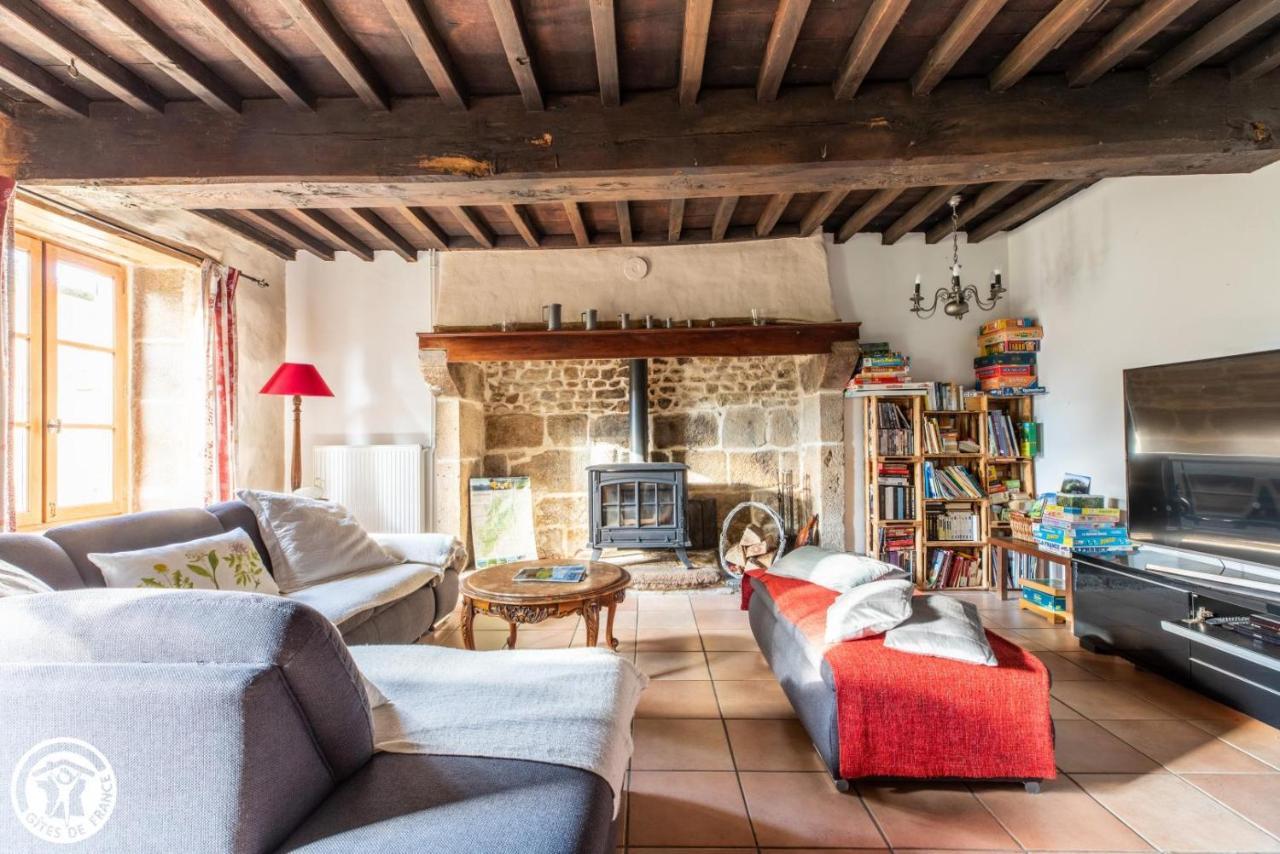 Aux 2 Puys - Gîte Le Lemptégy Saint-Priest-des-Champs Extérieur photo