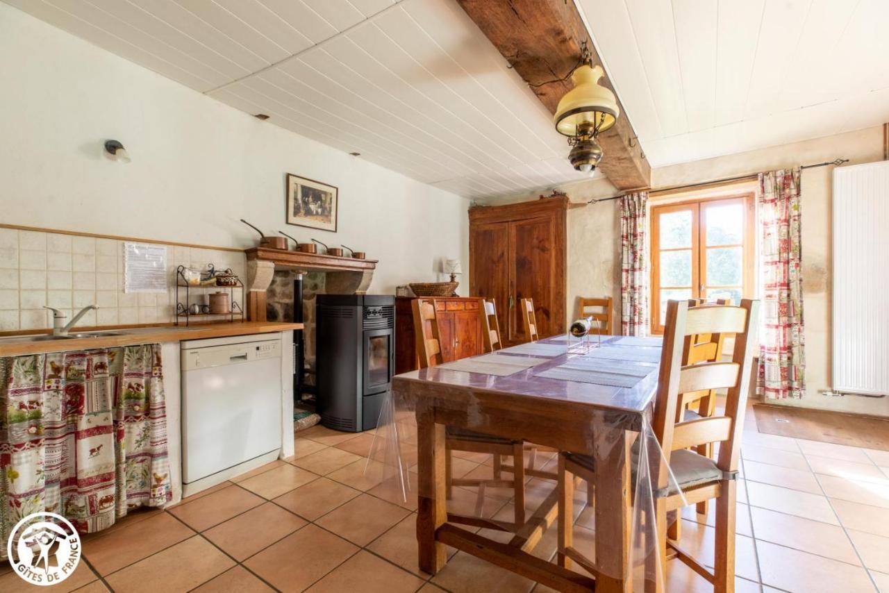 Aux 2 Puys - Gîte Le Lemptégy Saint-Priest-des-Champs Extérieur photo