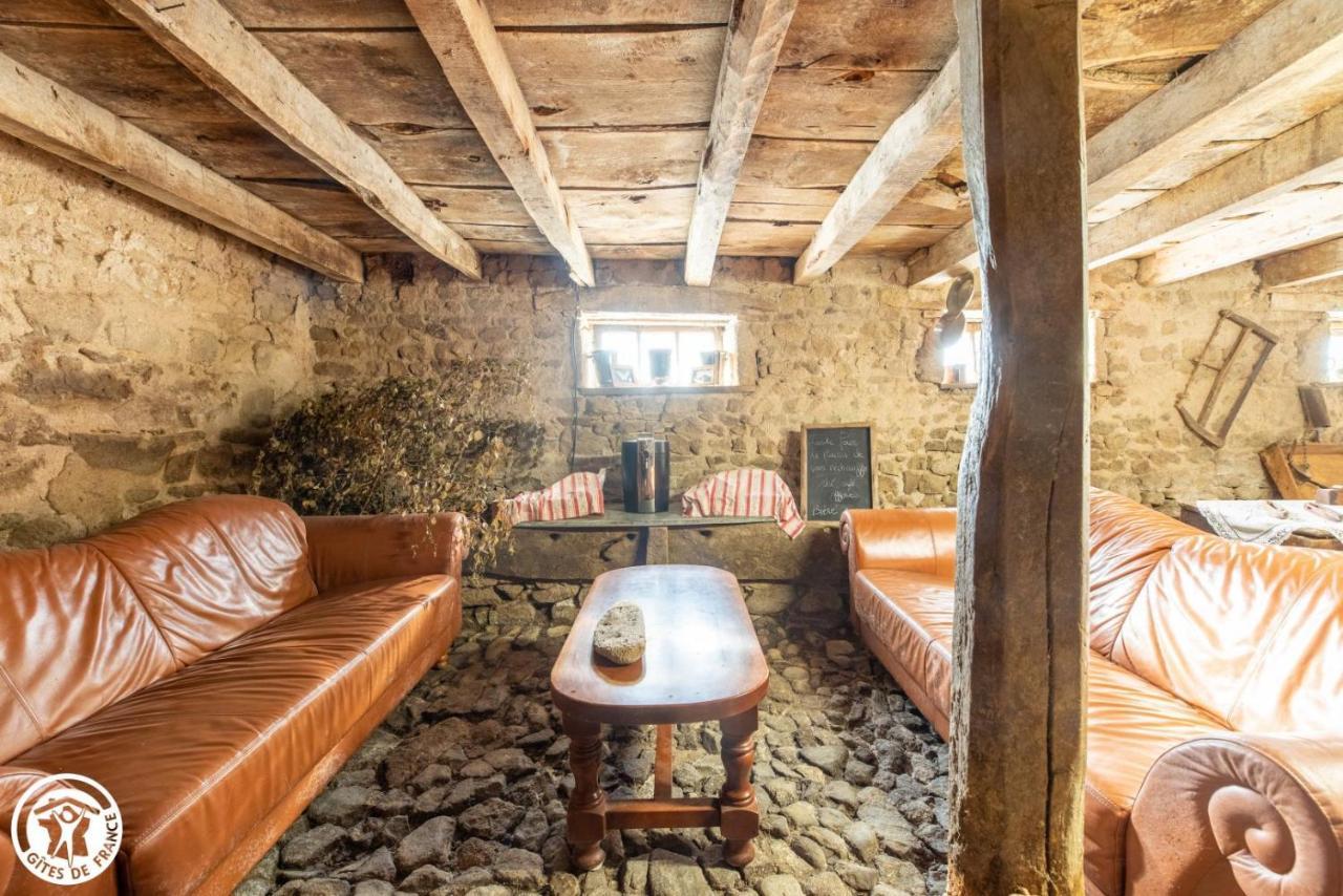 Aux 2 Puys - Gîte Le Lemptégy Saint-Priest-des-Champs Extérieur photo